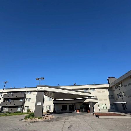 ホテル Wingate By Wyndham Lincoln Airport East エクステリア 写真