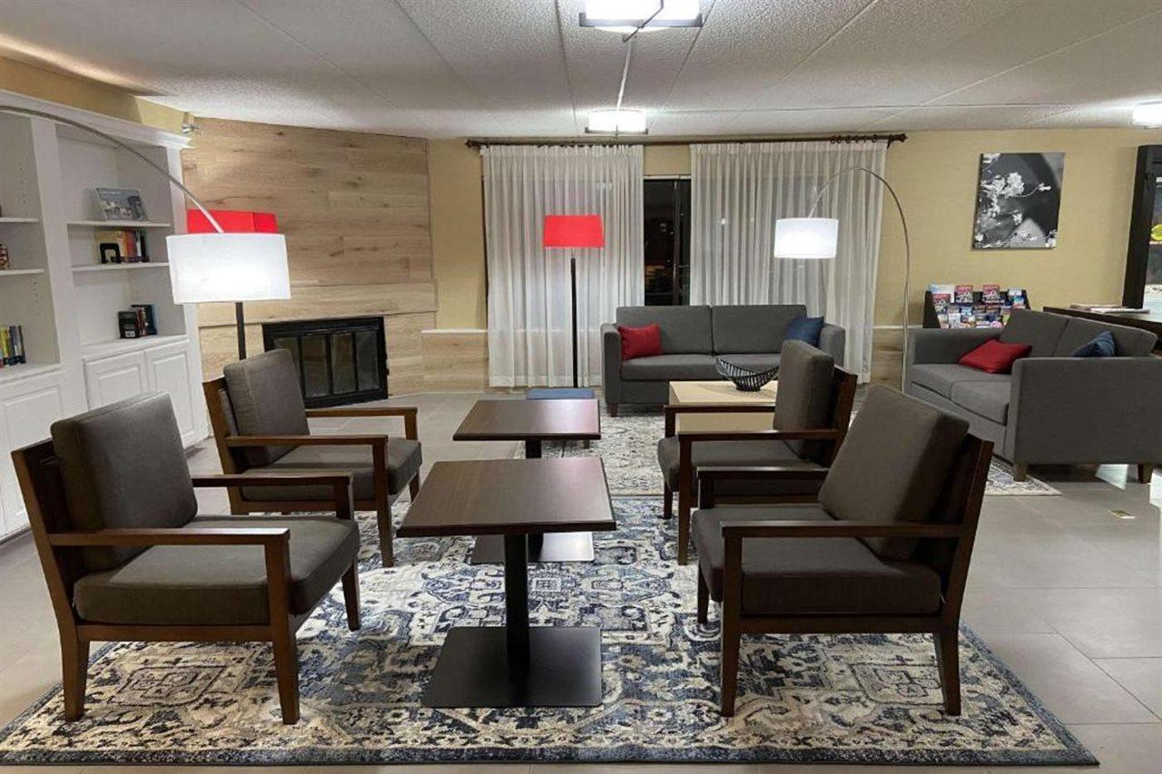 ホテル Wingate By Wyndham Lincoln Airport East エクステリア 写真