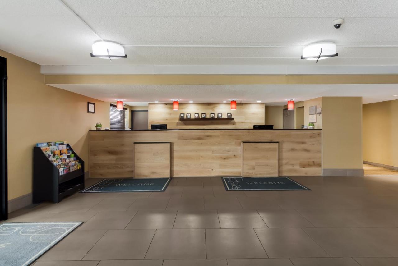 ホテル Wingate By Wyndham Lincoln Airport East エクステリア 写真