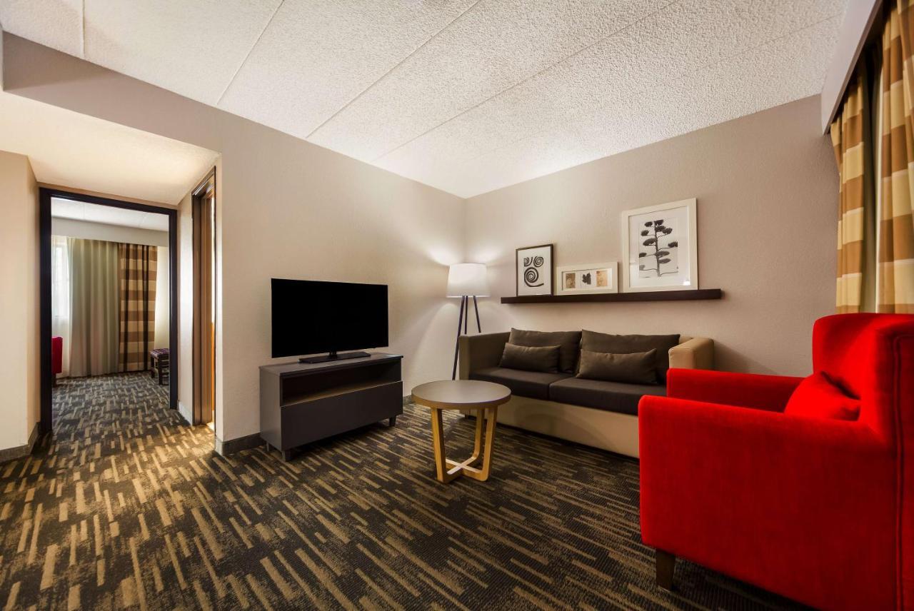ホテル Wingate By Wyndham Lincoln Airport East エクステリア 写真