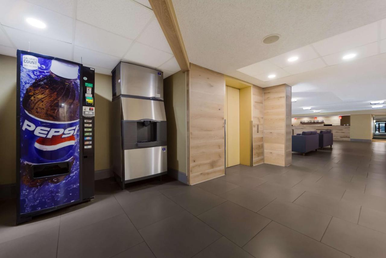 ホテル Wingate By Wyndham Lincoln Airport East エクステリア 写真