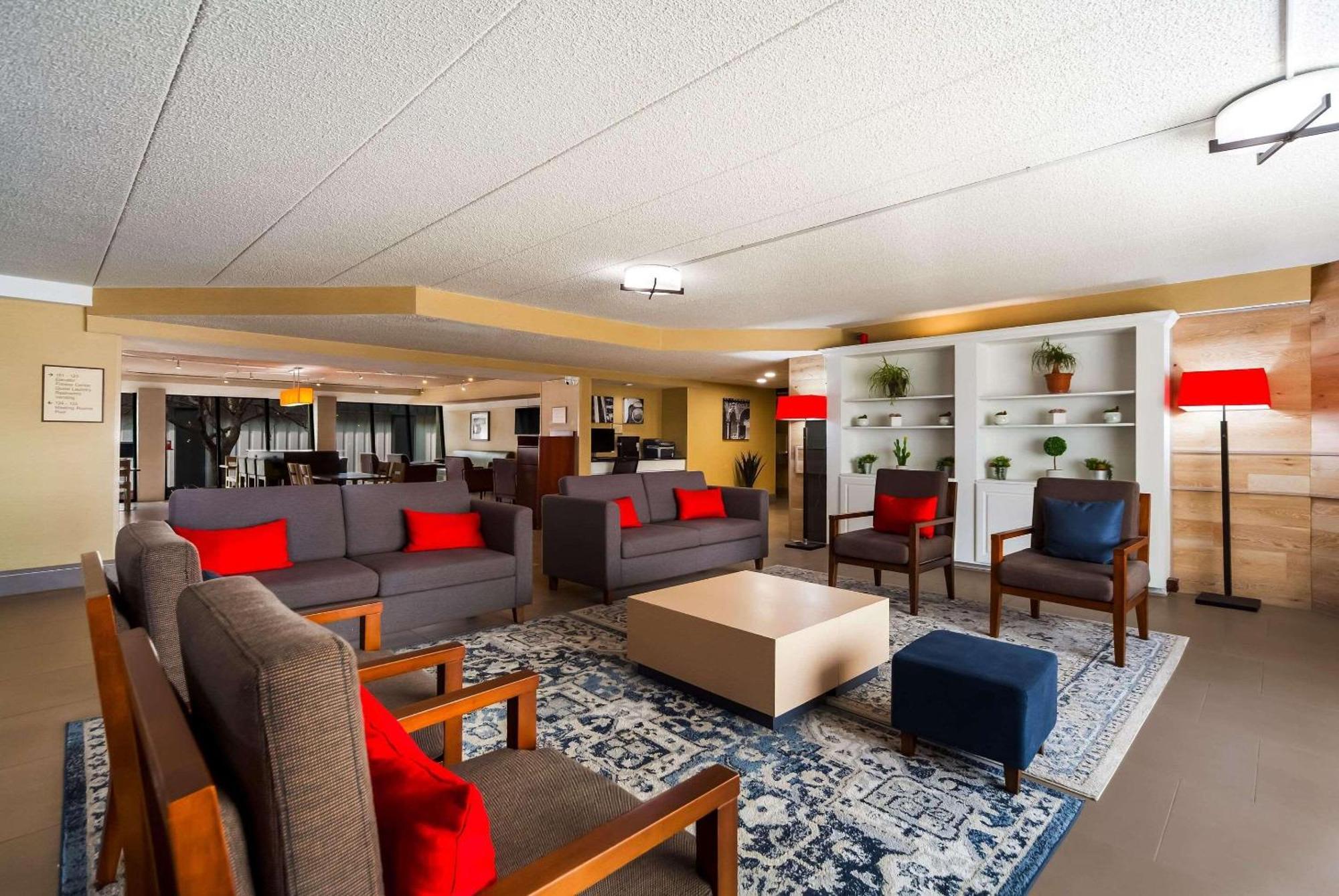 ホテル Wingate By Wyndham Lincoln Airport East エクステリア 写真